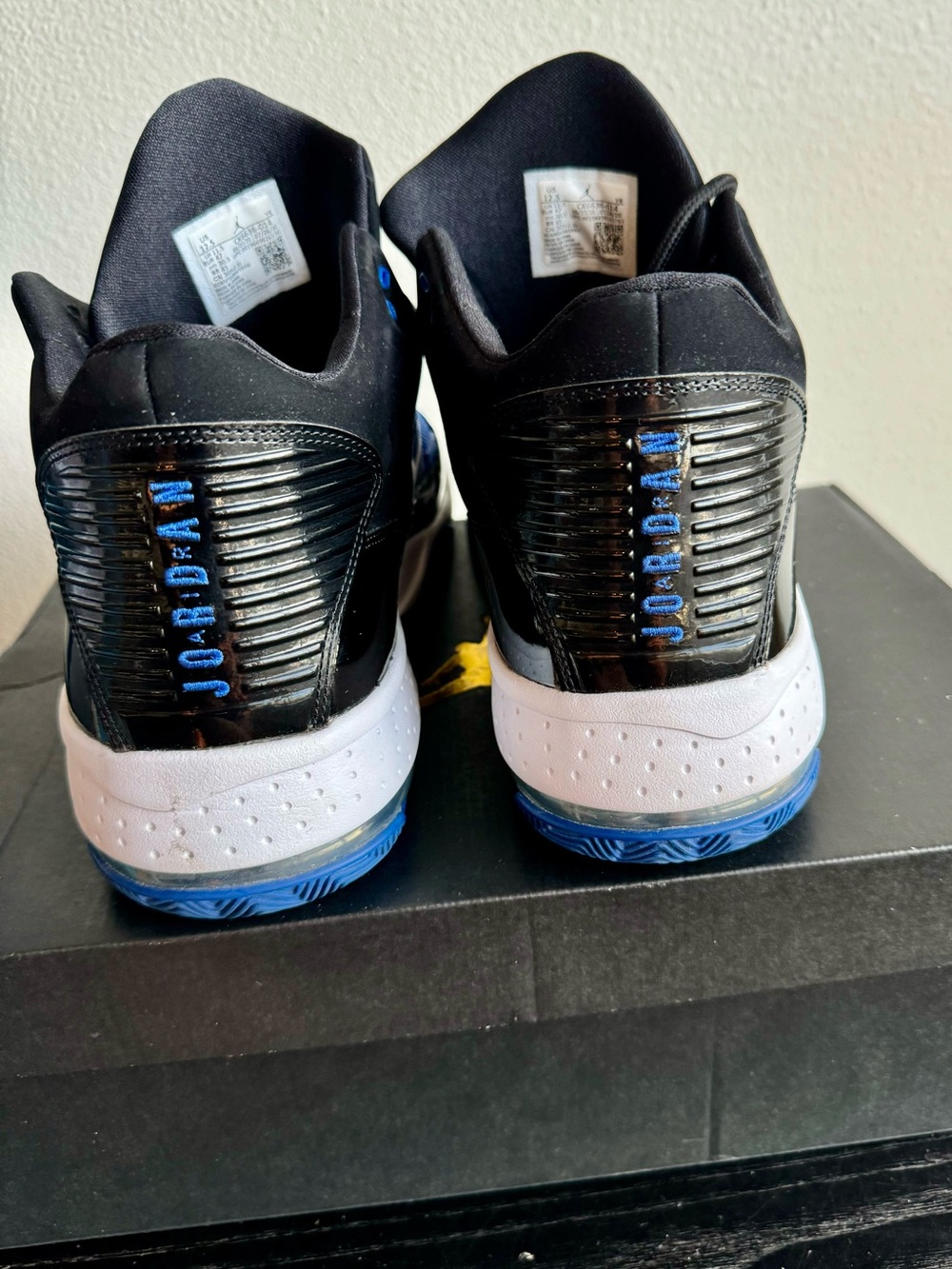 Jordan Max Aura 2 Size 12.5 - Picture 4 of 4
